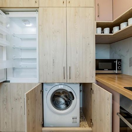 Honeybee Apartment Атина Екстериор снимка