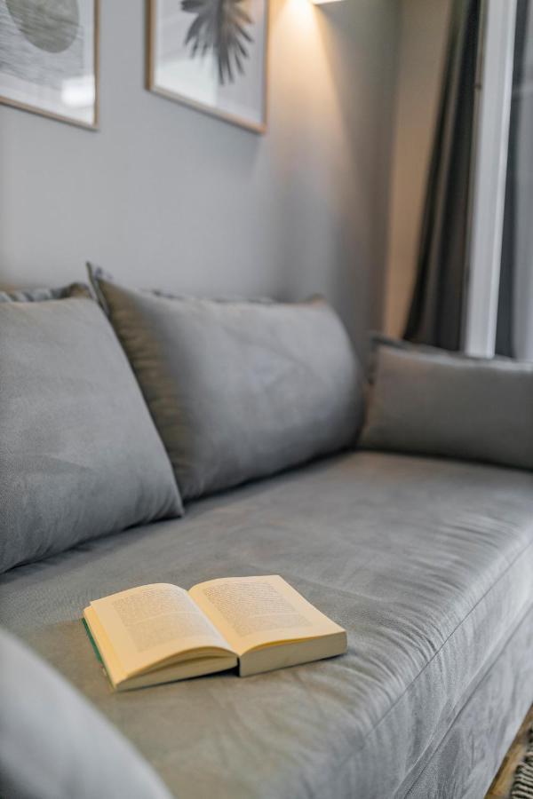 Honeybee Apartment Атина Екстериор снимка