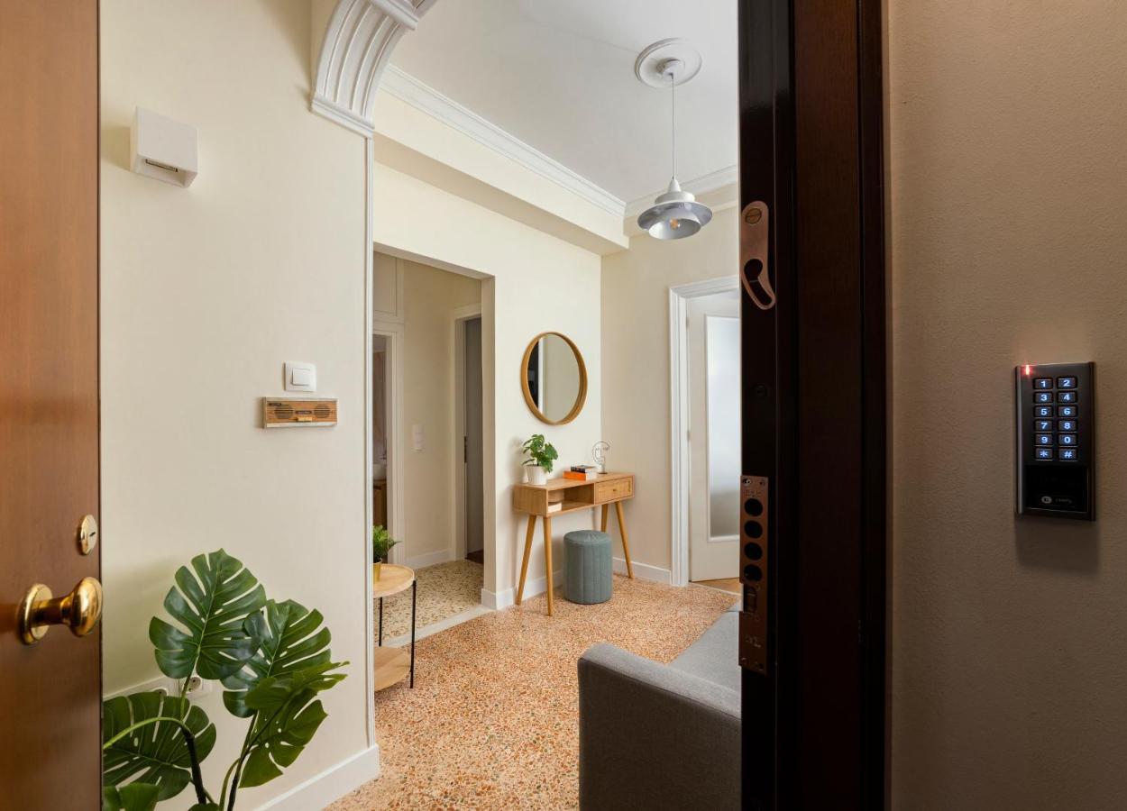Honeybee Apartment Атина Екстериор снимка