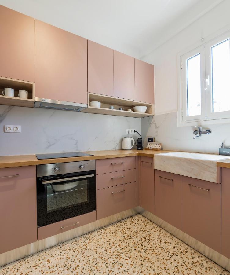 Honeybee Apartment Атина Екстериор снимка