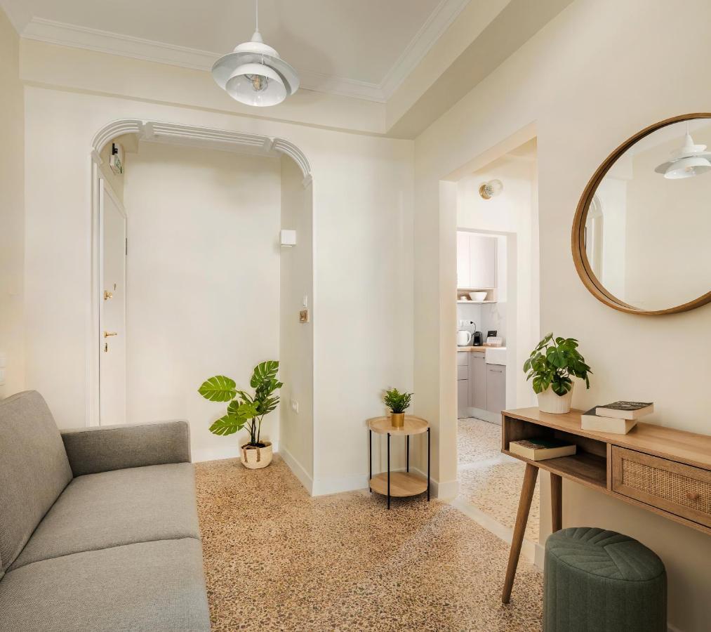 Honeybee Apartment Атина Екстериор снимка