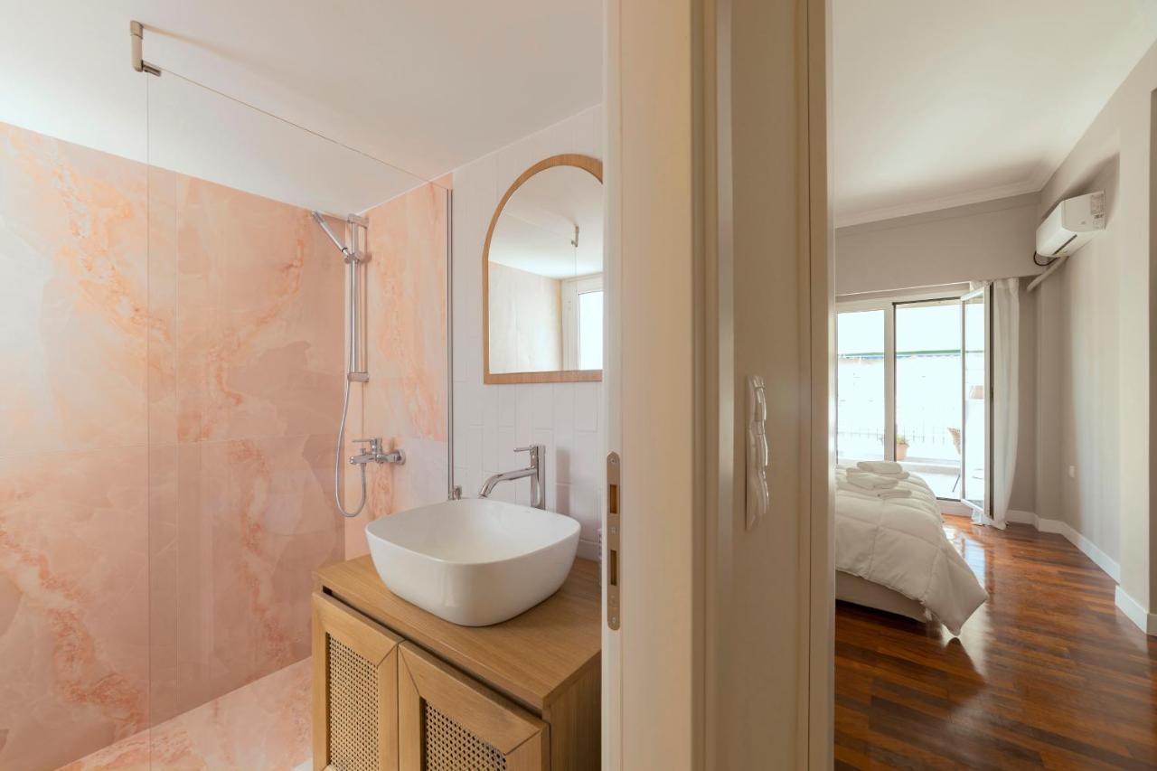 Honeybee Apartment Атина Екстериор снимка
